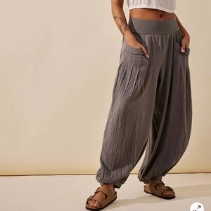 Free People Beach Kairi Harem Resortwear Pants, Small *Bleach Stain - See Below*